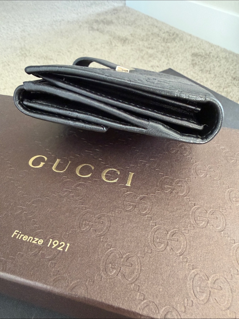 Gucci Black Embossed GG Leather Wallet - Picture 2 of 12